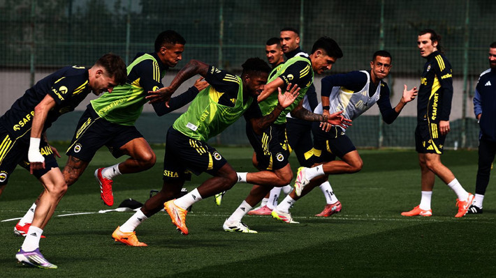 Fenerbahçe'de ayrılık kararı! Sebastian Szymanski Avrupa'ya gitmek istiyor - Resim: 1