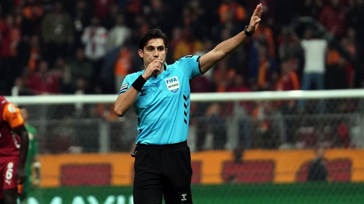 90+7'deki pozisyon penaltı mı? Trio ekibi, Galatasaray-Samsunspor maçındaki kararları yorumladı! - Resim: 1