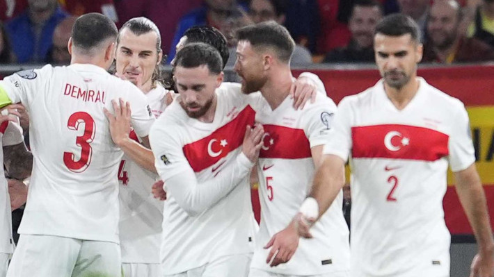 Beşiktaş'ta yer yerinden oynayacak! Sergen Yalçın'ın "Acil" listesi sızdı: Kalede Ter Stegen, savunmada Marusic! İşte 5 maddelik transfer listesi - Resim: 5