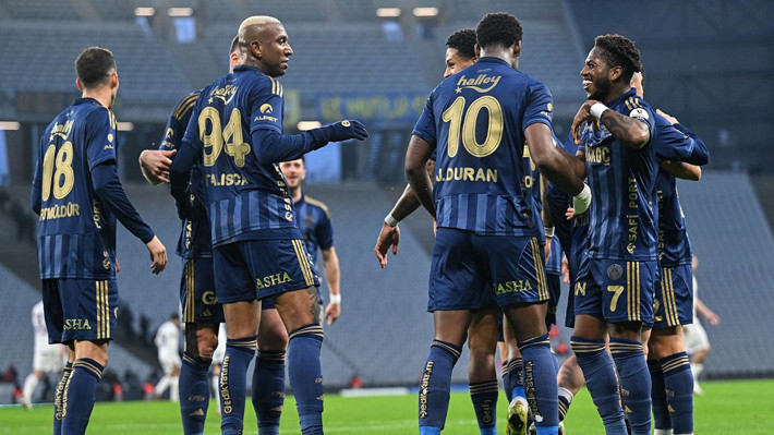 Domenico Tedesco'ya övgü yağdı: "Zehirli Ali Koç-Mourinho atmosferinden sonra her şeyi değiştirdi" - Resim: 3