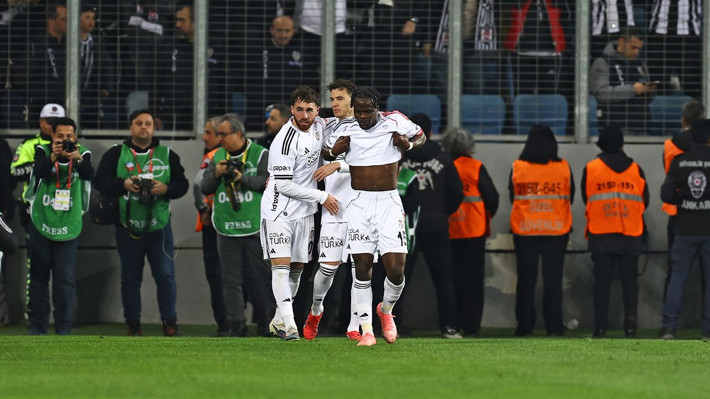 Gençlerbirliği-Beşiktaş maçı sonrası Nihat Kahveci'den Vaclav Cerny'e uyarı! "Kulübeye doğru gidiyor" - Resim: 2