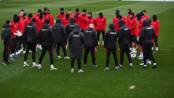 Vincenzo Montella'dan Kosova maçı öncesi tek değişiklik! - Resim: 7