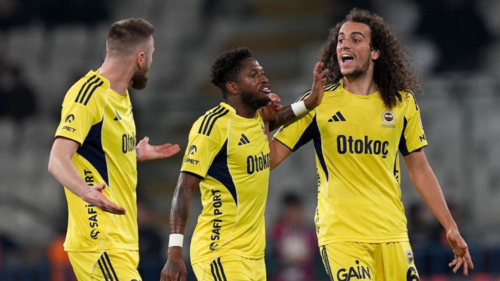 Spor yazarları Fenerbahçe'yi eleştirdi! "Tedesco derbi 11'i ile sahadaydı" - Resim: 1