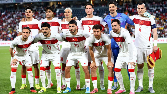 Montella için flaş iddia: Ayrılığı Hakan Çalhanoğlu engelledi - Resim: 1