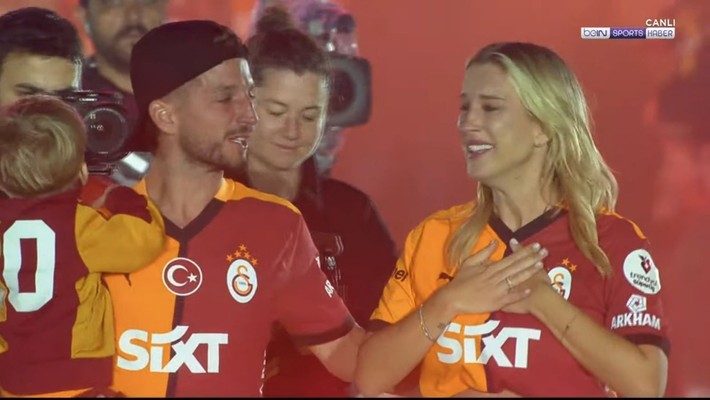 Yenikapı'da Galatasaray'a veda etti! Gözyaşlarına boğuldu - Resim: 6