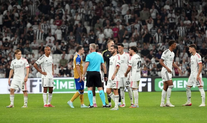 Beşiktaş elendi Nihat Kahveci isyan etti: Gönderin ya! - Resim: 6