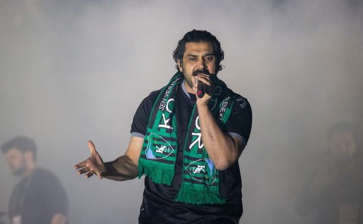 Kocaelispor'un kutlamalarında ünlüler şov yaptı! Oğulcan Çağlayan dans etti - Resim: 2