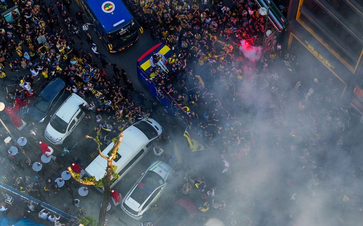 Ali Koç 5 milyon euro harcadı 255 milyon euro kazandı: Fenerbahçe'yi dünya izledi dünya! - Resim: 10