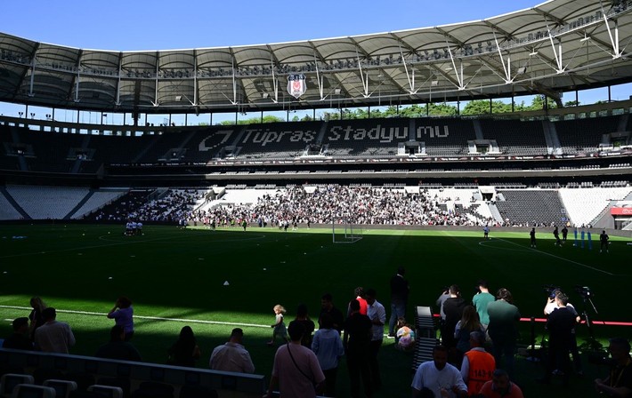Beşiktaş'ın taraftara açık idmanında sürpriz isim! 19 yıl sonra yeniden sahada - Resim: 10