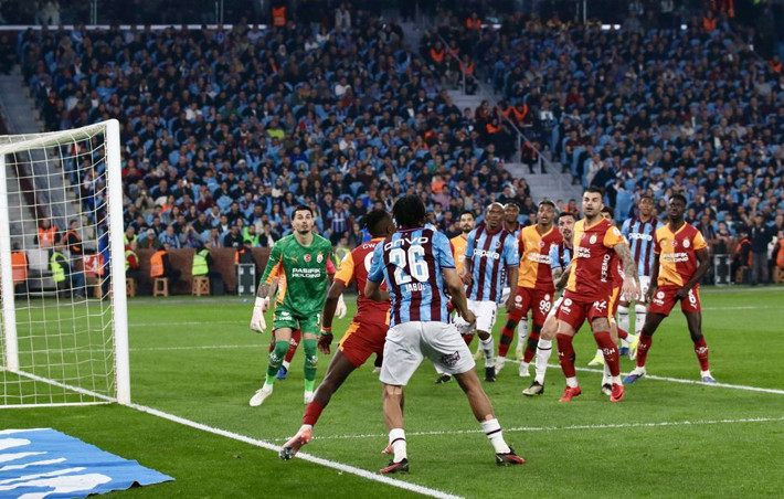 2-1'in faturası önce Okan Buruk'a sonra Icardı'ye kesildi: 90 dakika nasıl sahada tutarsın hocam? - Resim: 7