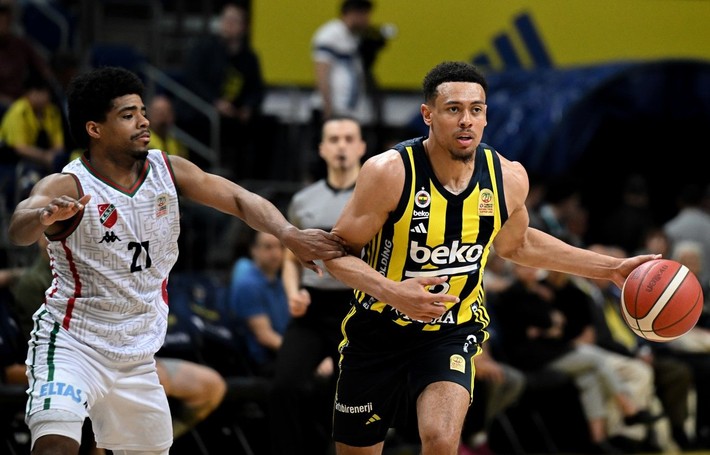 Fenerbahçe lider bitirdi! Taraftarlar 'Ali Koç istifa' dedi - Resim: 3