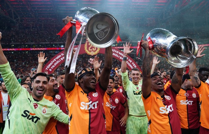 Victor Osimhen'in Al Hilal'e maliyeti ortaya çıktı! Transfer resmiyete kaldı - Resim: 2