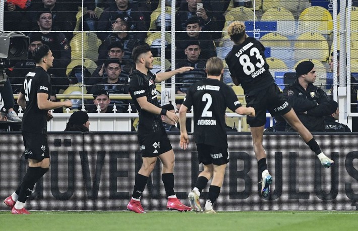 Gedson Fernandes Mario Gomez'den sonra bir ilki başardı - Resim: 6