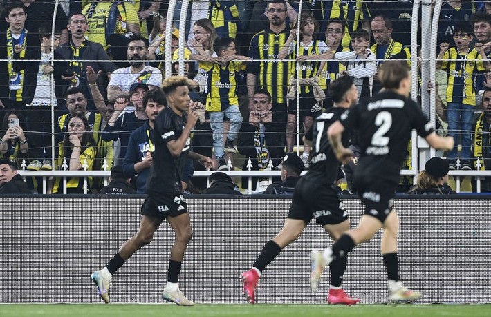 Gedson Fernandes Mario Gomez'den sonra bir ilki başardı - Resim: 4