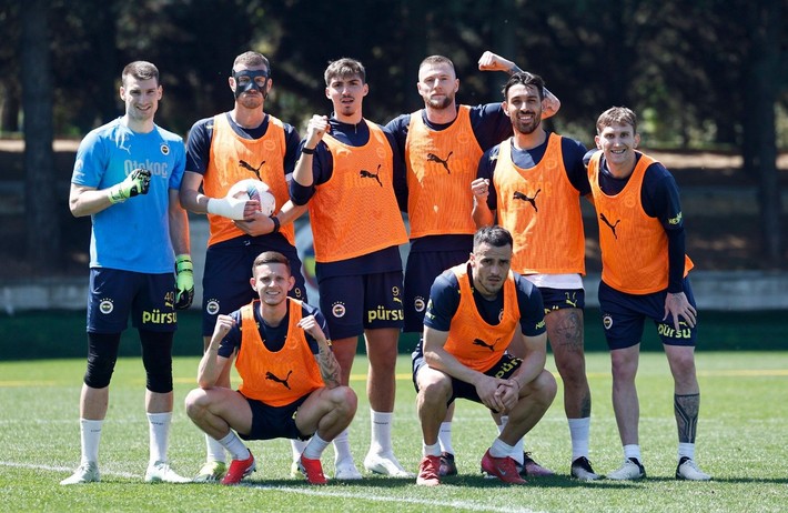 Ali Koç yıldız futbolcuya rest çekti: "7 milyon euro bonservis getir, ayrıl" - Resim: 6