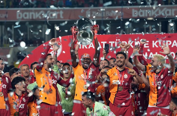 Okan Buruk Türkiye Kupası'nı kazandı ama yıldızını kaybetti! Premier Lig'e götürecekler - Resim: 2