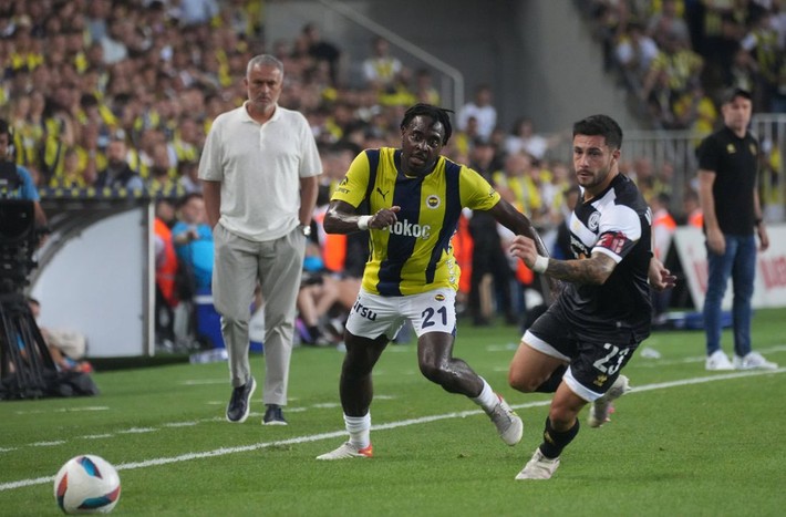 Ali Koç Barış Alper Yılmaz ve Mustafa Hekimoğlu'yla baş edemeyen 310 milyon TL'lik yıldızı bedavaya gönderdi - Resim: 7
