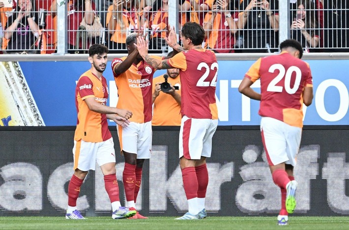 Galatasaray'ın hazırlık maçında korkutan sakatlık - Resim: 3