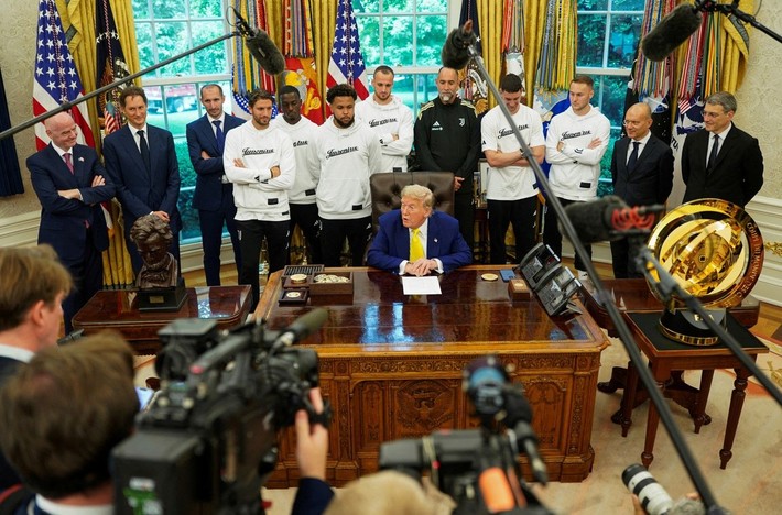 Juventus'tan Donald Trump'a sürpriz ziyaret! Igor Tudor da oradaydı - Resim: 2