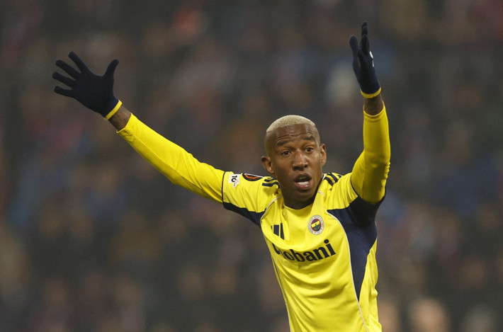 Viktoria Plzen taraftarından tepki çeken pankart - Resim: 1