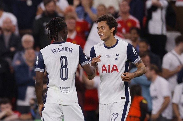 Batshuayi Çağlar Söyüncü, Djiku ve Becao'nun Fenerbahçe kariyerini bitirdi! 15 M.€'luk stoperi yolluyor - Resim: 2