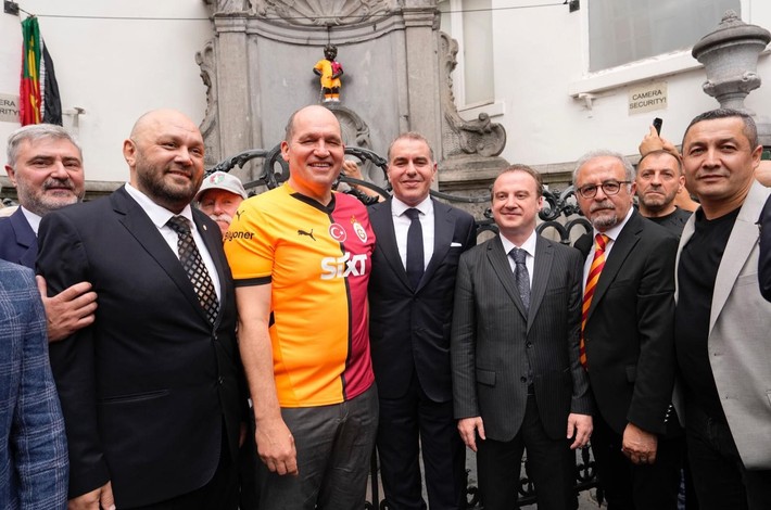 Belçika'daki Manneken Pis heykeline Galatasaray forması giydirildi - Resim: 2