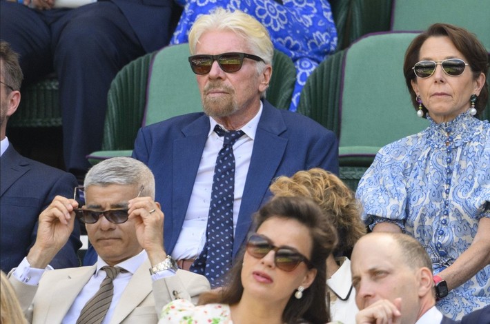Wimbledon'a ünlü akını! Tribündeki hareketleriyle dikkat çekti - Resim: 5