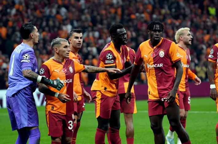 Dursun Özbek Edson Alvarez'in maaşıyla yıldız futbolcunun işini bitirdi! Yeni kontrat kapıda - Resim: 6