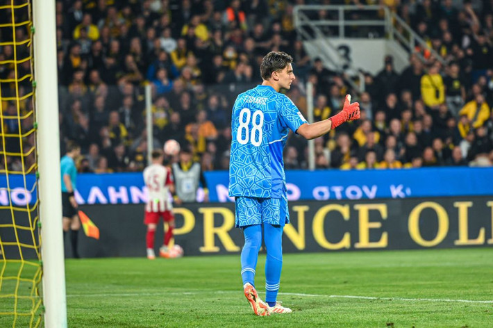 Dursun Özbek Tadic, Cengiz Ünder ve Bonucci'yi tek başına durduran kaleciyi transfer etti! - Resim: 4