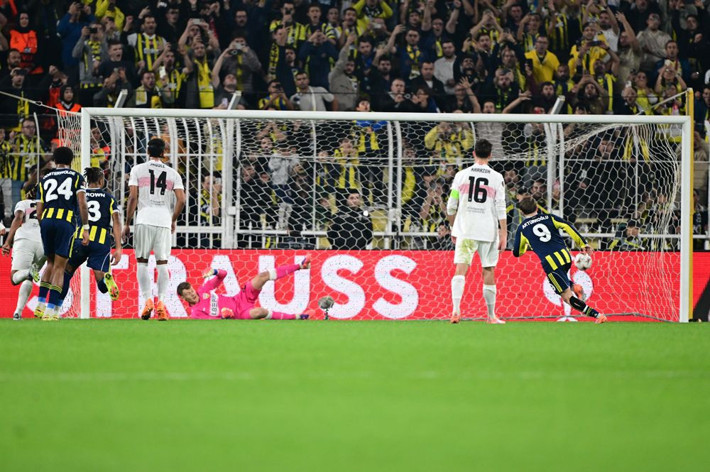 1-0'ı değil İsmail Yüksek - Deniz Undav kavgasını manşet yaptılar: Son düdükten sonra arbede - Resim: 4