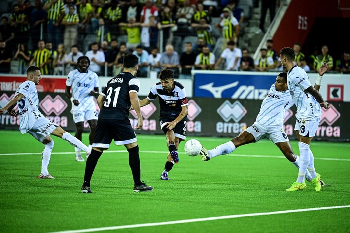 Onuachu ve Samatta ile birlikte oynayan Sander Berge Fenerbahçe'ye geliyor - Resim: 2