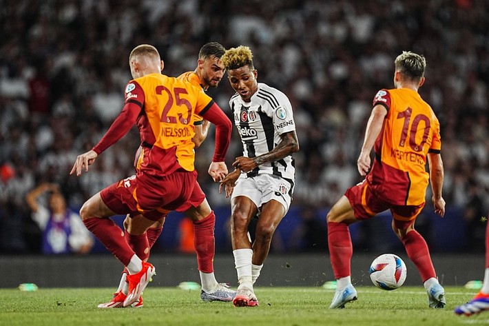 Galatasaray 5-0'dan sonra gözünü kararttı! Memphis Depay'a 5 milyon euro maaş - Resim: 3