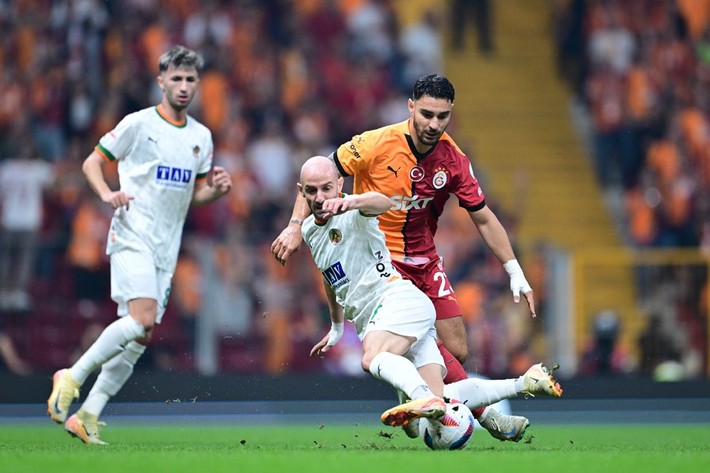 Dursun Özbek Dzeko ve Visca'nın uykularını kaçıran orta saha için görüşmelere başladı! 18 maçta 9 gol 3 asist - Resim: 2