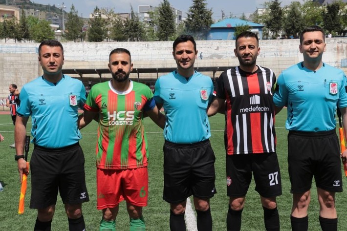 Şırnak'ta futbolcular tekme tokat kavga etti - Resim: 3