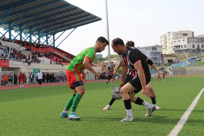 Şırnak'ta futbolcular tekme tokat kavga etti - Resim: 5