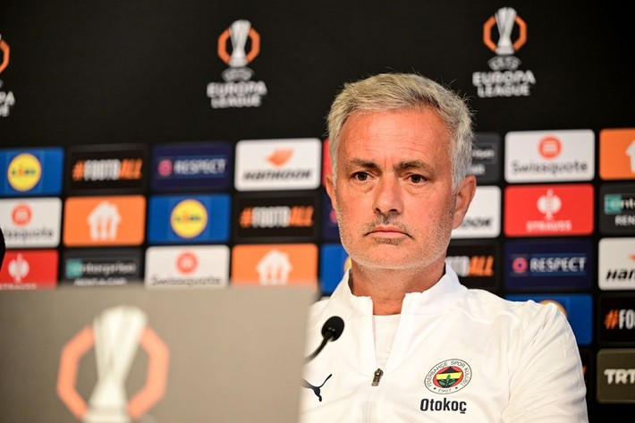 Ali Koç Jose Mourinho'nun görüştüğü 900 milyon euroluk takımı öğrendi Sergen Yalçın'a 3 M.€ teklif etti - Resim: 6