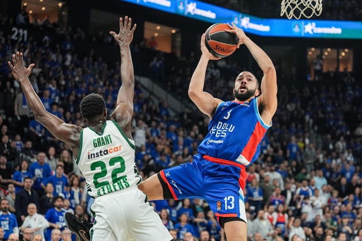 Anadolu Efes taraftarı 'Mola alsana' dedi Ergin Ataman küplere bindi! "Benim sayemde başarılısınız" - Resim: 2
