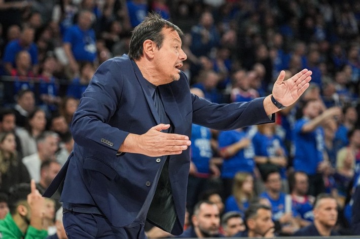 Anadolu Efes taraftarı 'Mola alsana' dedi Ergin Ataman küplere bindi! "Benim sayemde başarılısınız" - Resim: 3