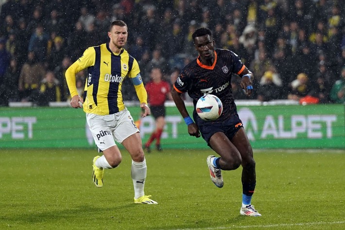 Edin Dzeko ile yollar ayrılıyor! Ali Koç yeni golcüyü İngiltere'de buldu - Resim: 2