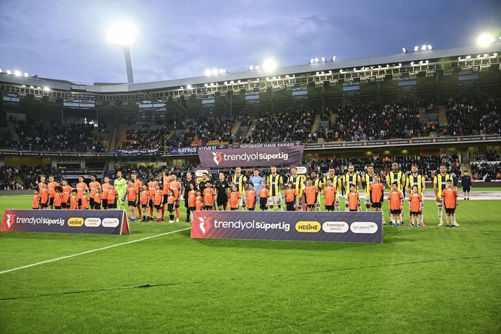 Tadic Talisca'nın üzerine yürüdü! Başakşehir'de gergin anlar - Resim: 3