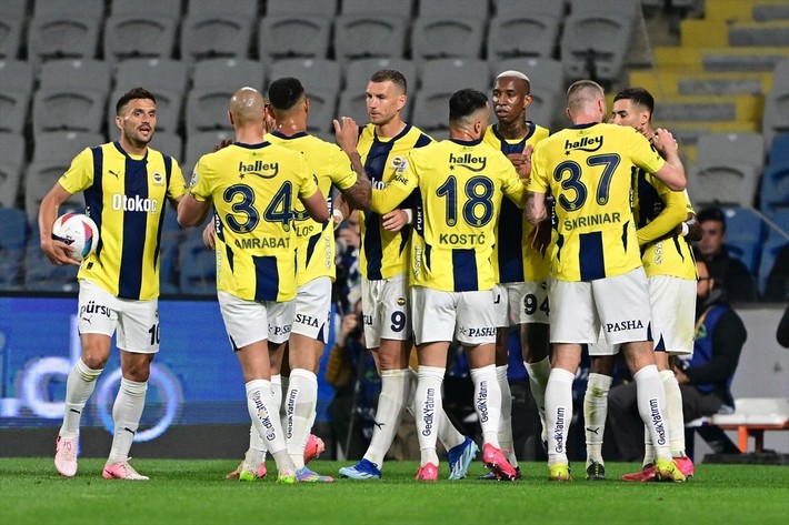 Nihat Kahveci Burak Pakkan'a plaket verilmesini istedi - Resim: 2