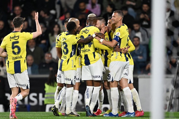 Ali Koç kavganın tam ortasında kaldı! Sergen Yalçın ve Montella için birbirlerine girdiler - Resim: 11