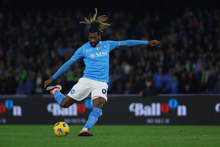 Ali Koç Bafetimbi Gomis'in bir telefonuyla orta saha krizini çözdü! Box to box'ın kralı - Resim: 8