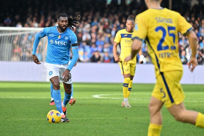 Ali Koç Bafetimbi Gomis'in bir telefonuyla orta saha krizini çözdü! Box to box'ın kralı - Resim: 10