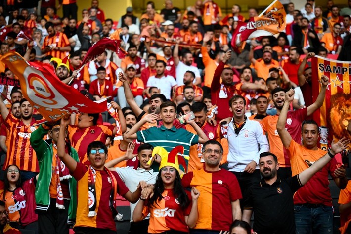 Galatasaray tribünleri yönetimden Osimhen'i istedi! Niyeryalı golcünün tepkisi gündem oldu - Resim: 5