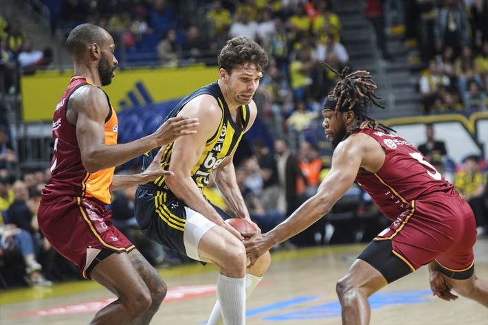 Fenerbahçe Beko - Galatasaray maçında Ali Koç'a yoğun tepki! Anons sonrası ise alkış koptu - Resim: 4
