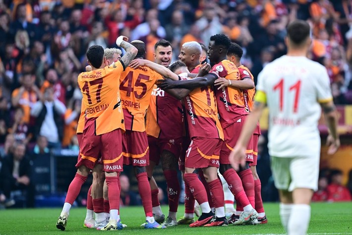 Nihat Kahveci Muslera'nın penaltı atmasını saygısızlık olarak değerlendirdi - Resim: 8
