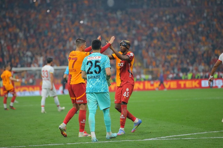 "Galatasaray'da kalacak mısın?" sorusuna en net cevap - Resim: 5