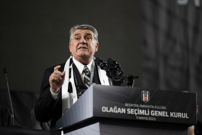 Yıldız futbolcunun menajeri İstanbul'a geldi Serdal Adalı'ya tepki yağdı: TikTok fenomenine kulüp bul - Resim: 1