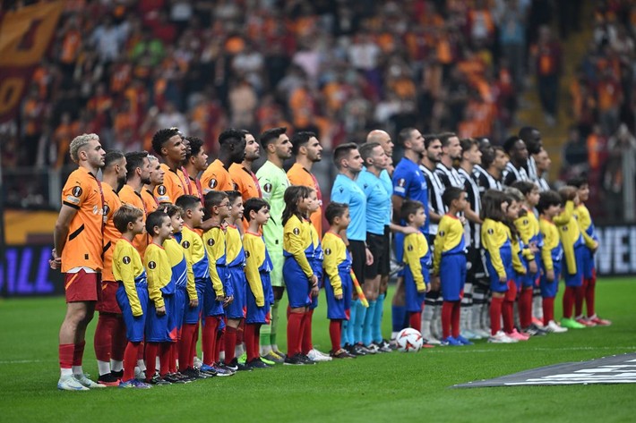 Dursun Özbek Semih Kılıçsoy'un menajeriyle el sıkıştı! Galatasaray'ın yeni kalecisi hayırlı olsun - Resim: 8